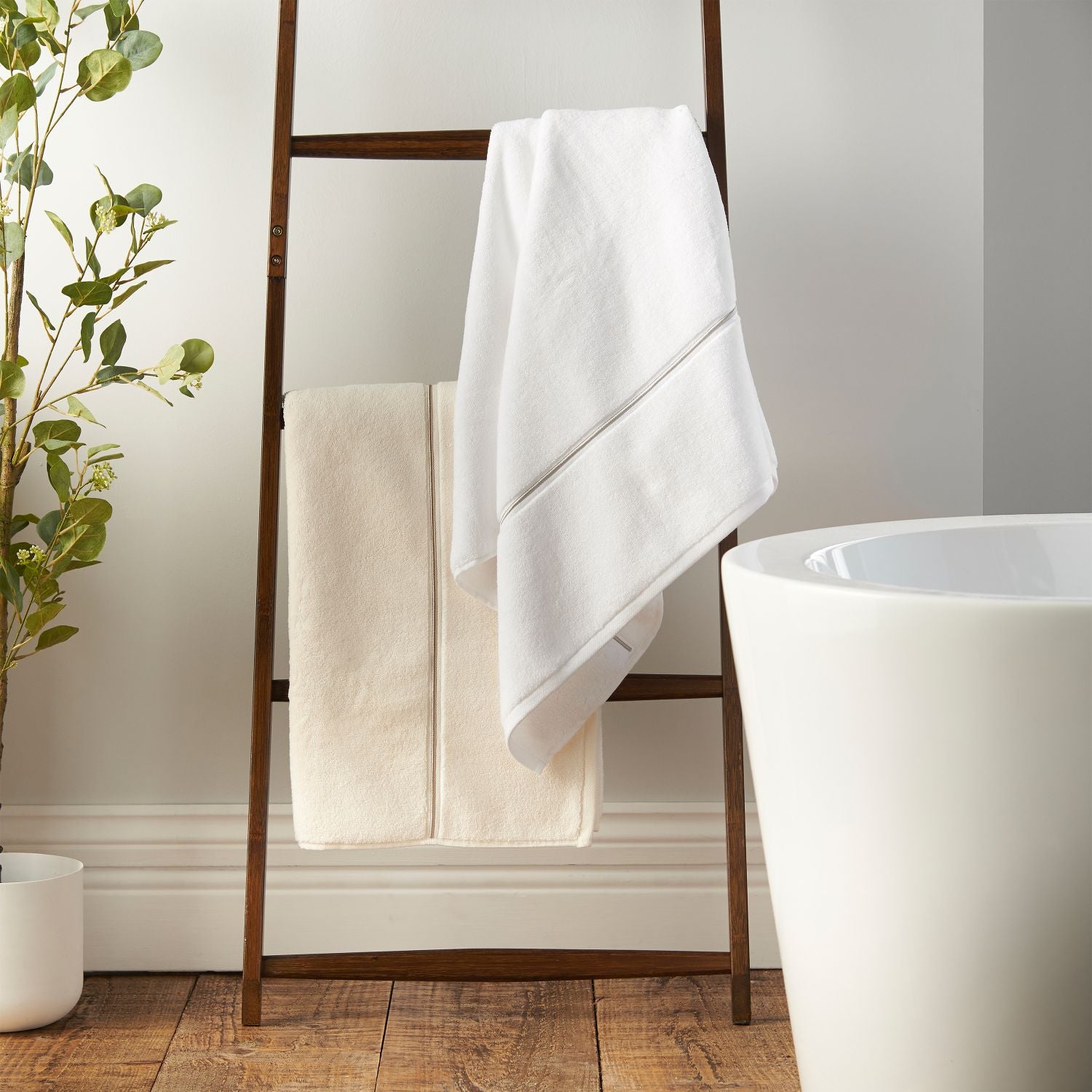 Bianca Zero Twist Satin Stitch Cream Cotton Towels