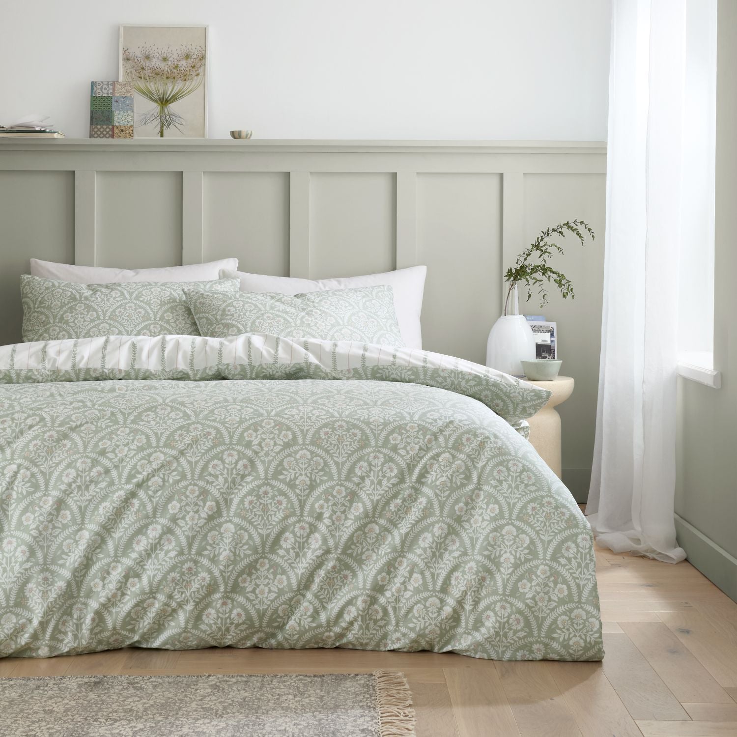 Bianca Scallop Soft Green Floral Reversible Cotton Percale Duvet Set