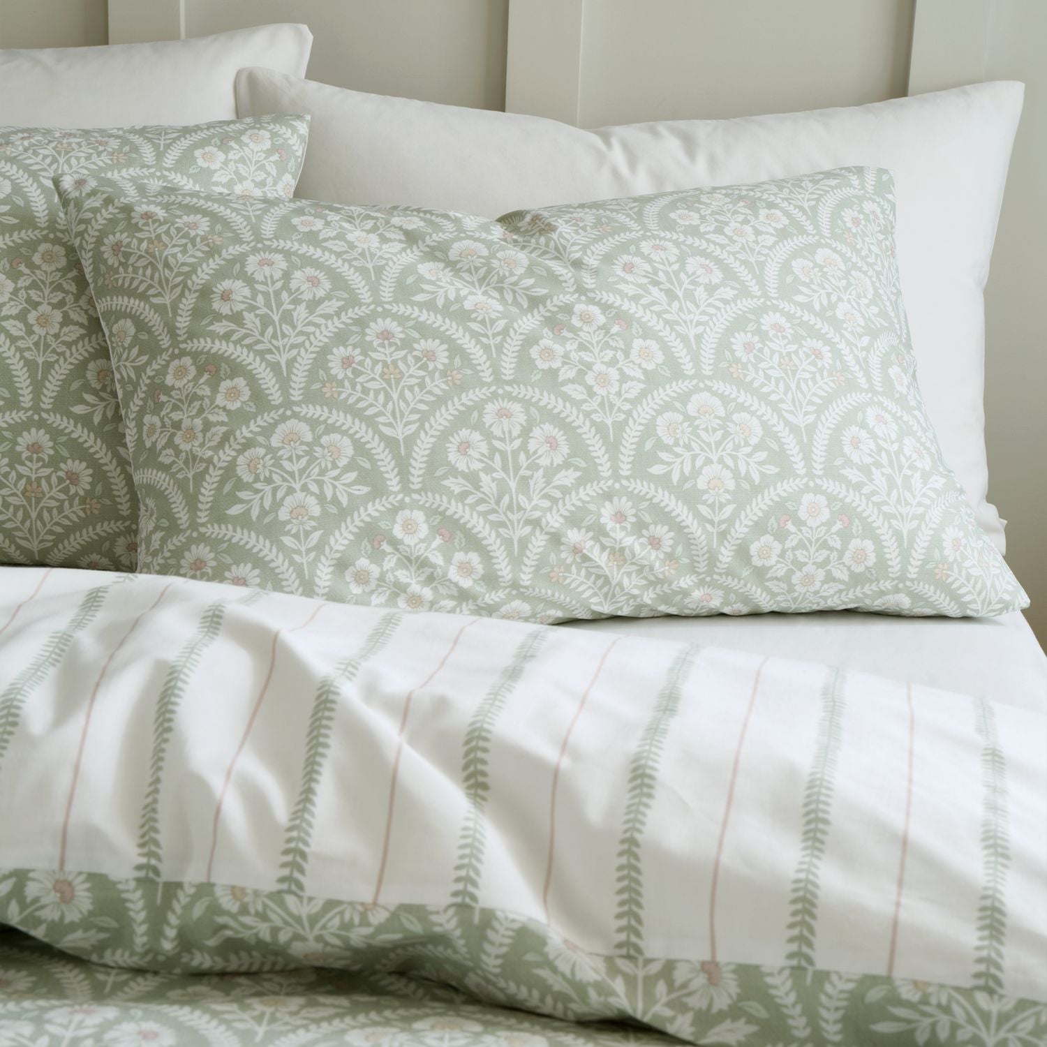 Bianca Scallop Soft Green Floral Reversible Cotton Percale Duvet Set