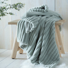 Morritz Green Faux Fur Throw (130cm x 180cm)