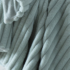 Morritz Green Faux Fur Throw (130cm x 180cm)